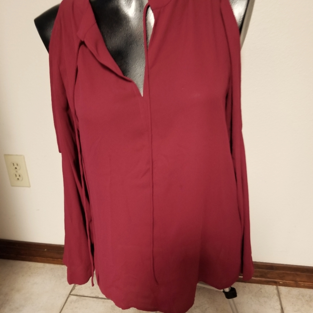Loft cold shoulder blouse